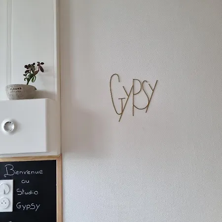 Studio Gypsy Isigny-le-Buat Exterior photo