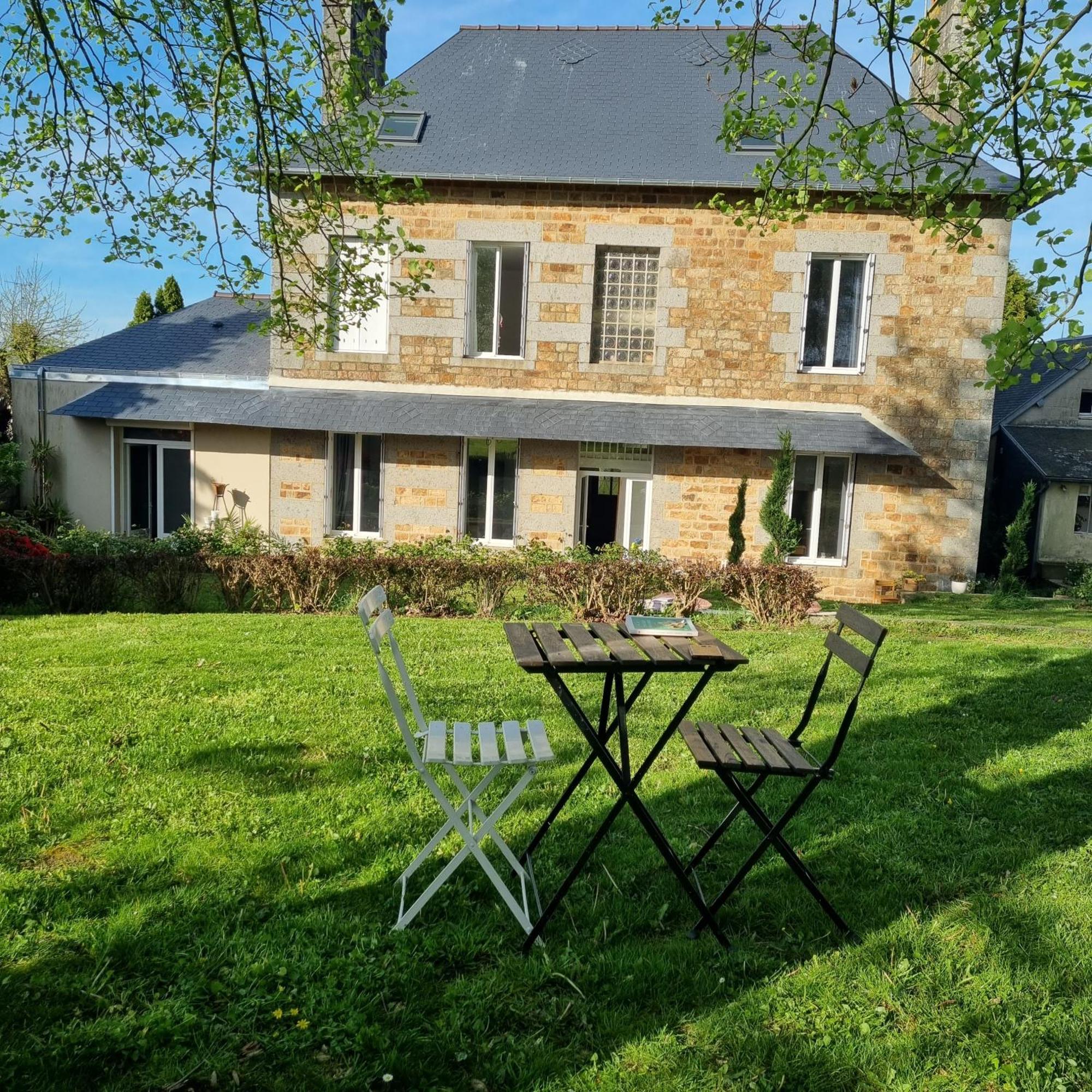 Holiday home Gypsy Isigny-le-Buat